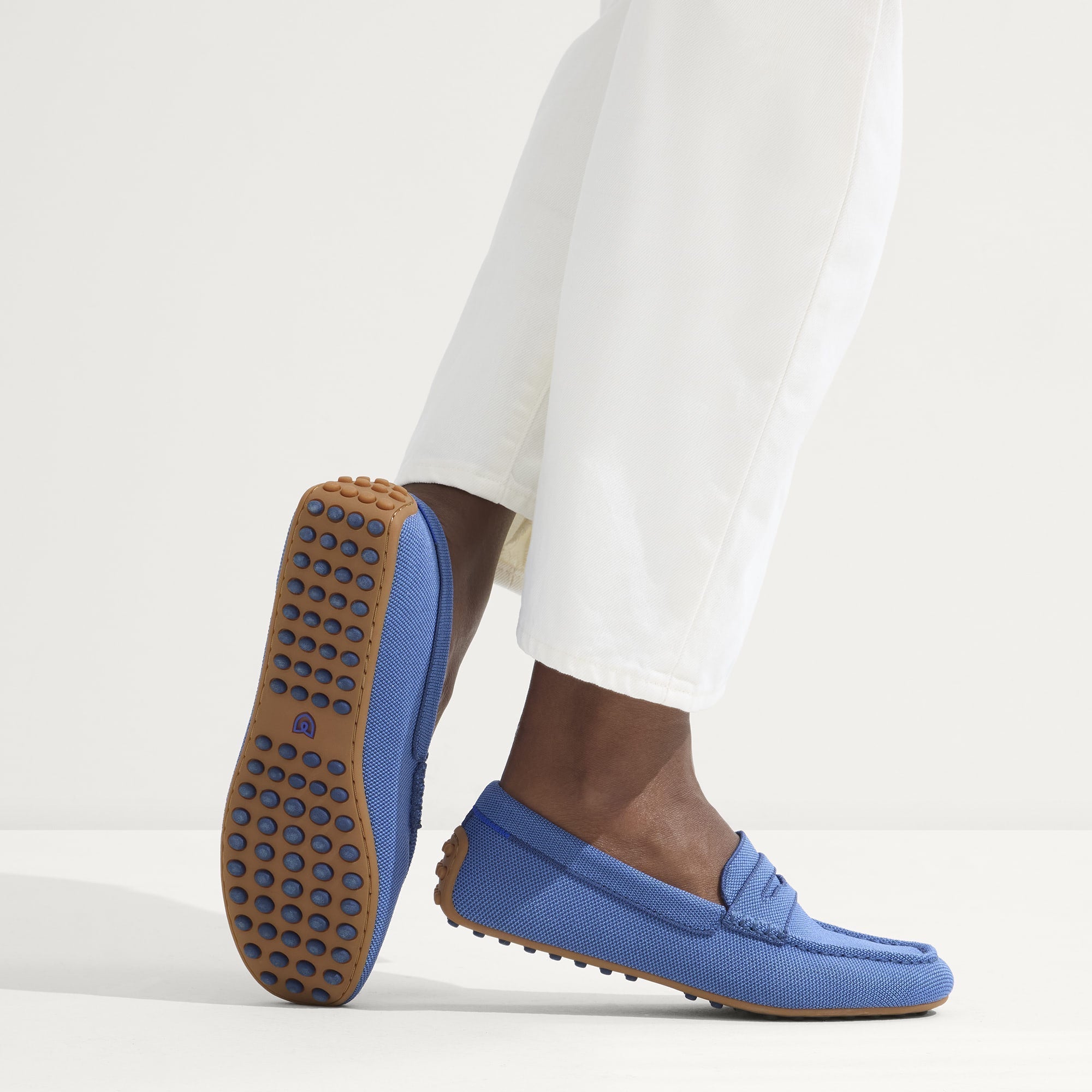 hover | Model wearing The Daily Driver in Blue Sea. 