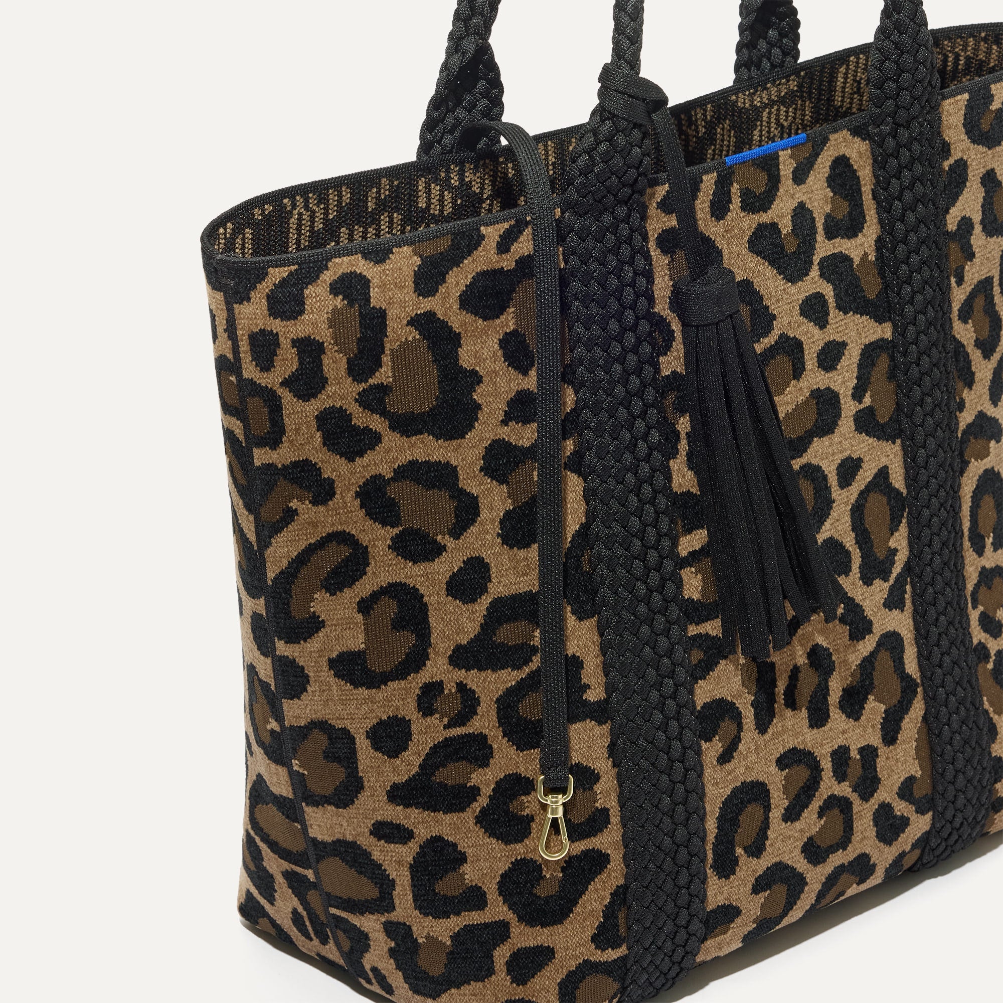 The ReVelvet™ Lightweight Tote in ReVelvet™ Cat shown with its handy key leash. 