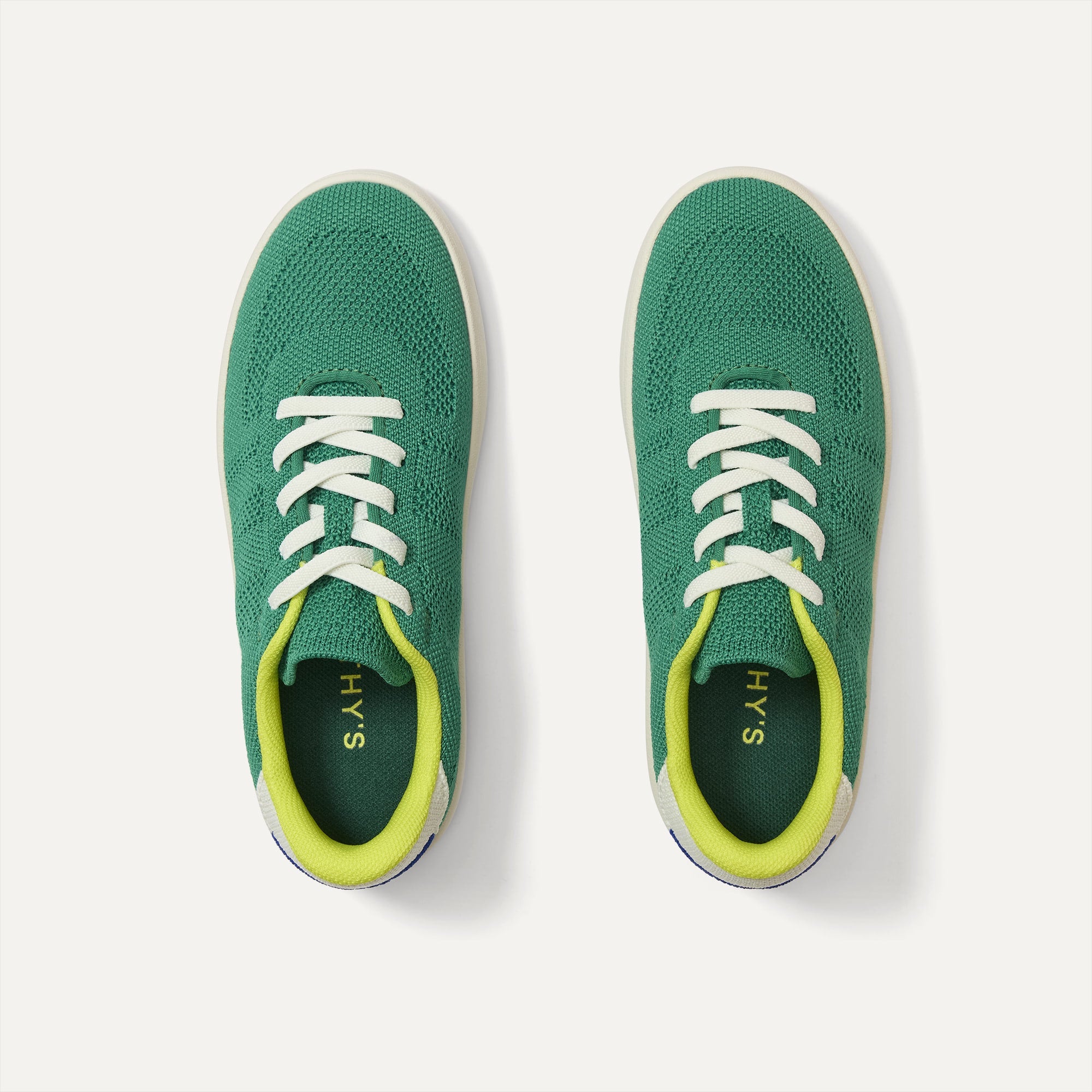 The Kids Stretch Sneaker in Emerald Pop shown from the top. 
